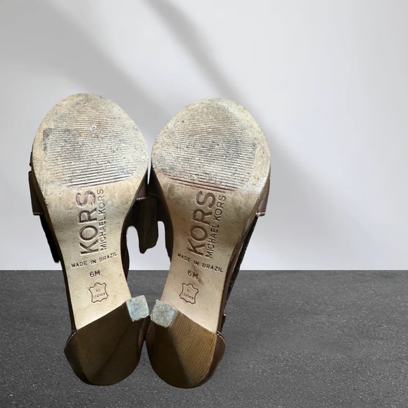 Michael Kors heels- preloved - size 6 - Picture 5 of 5